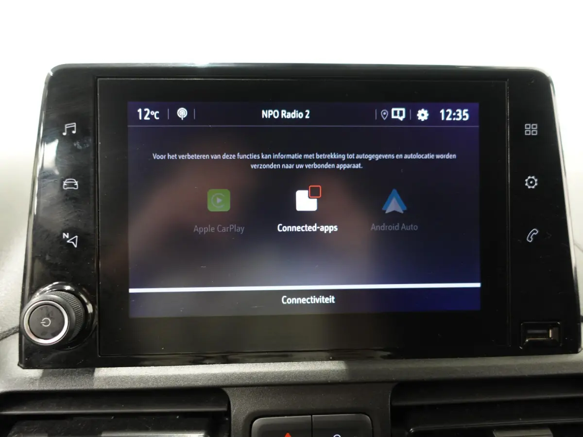 Opel Combo 1.5D 130 pk Aut-8 L2H1 Edition Airco Bluetooth Navi Camera PDC 2-zits