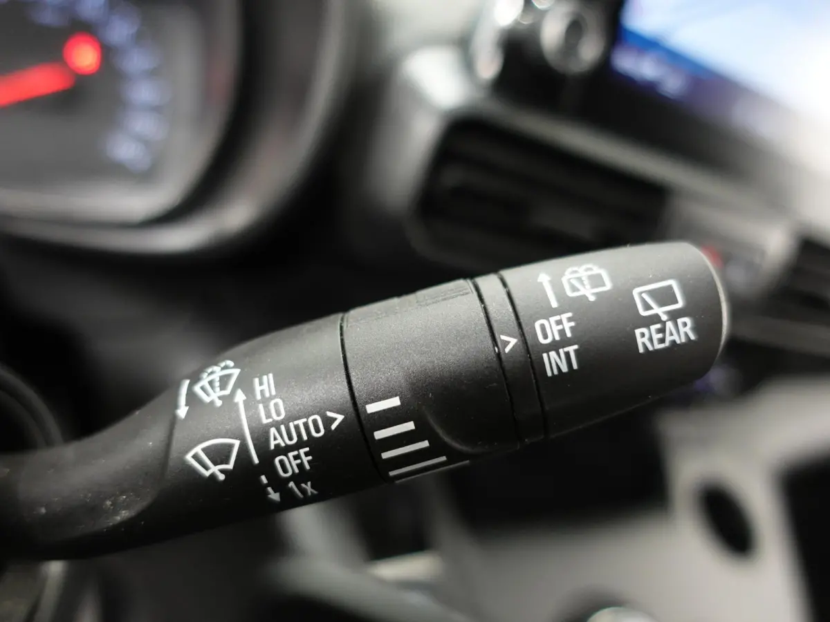 Opel Combo 1.5D 130 pk Aut-8 L2H1 Edition Airco Bluetooth Navi Camera PDC 2-zits