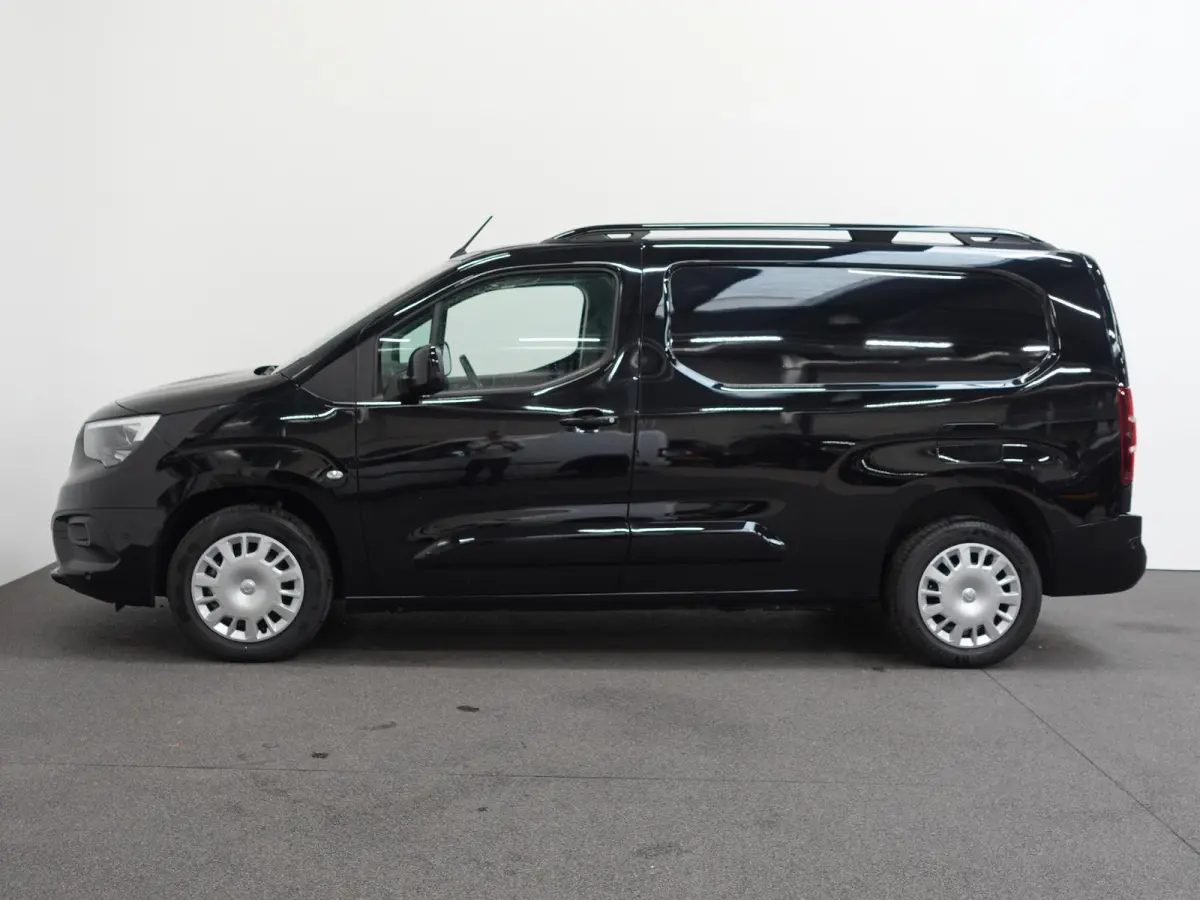 Opel Combo 1.5D 130 pk Aut-8 L2H1 Edition Airco Bluetooth Navi Camera PDC 2-zits