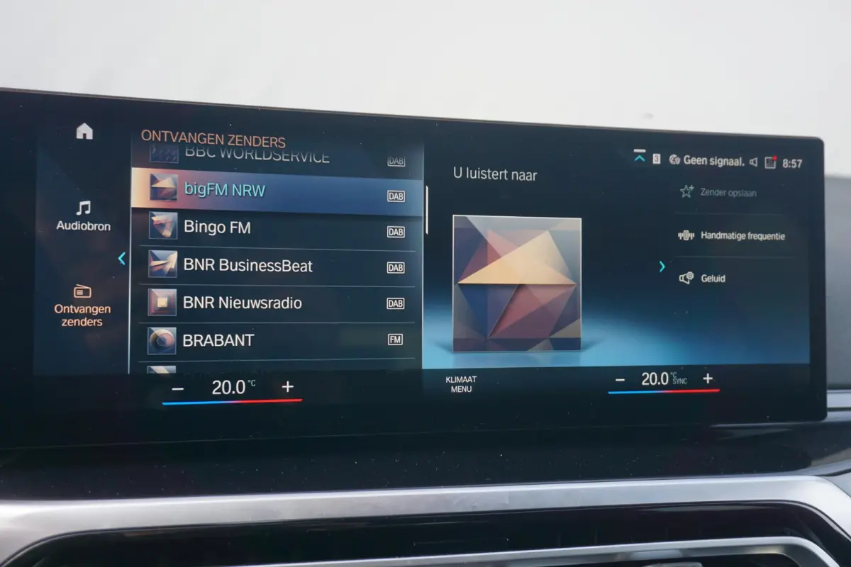 320e | SoH 88% | M Sportpakket Pro | Active Cruise Control | HiFi System | Elektrisch verstelbare stoelen | Stuurwielrand verwarmd