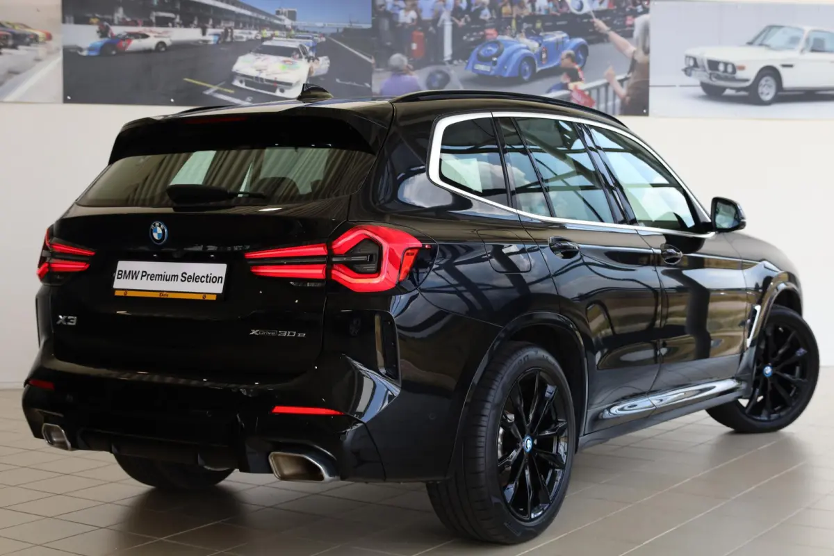 xDrive30e | M Sportpakket | Panorama Dak | SOH 93,3% | Head-Up Display | Active Cruise Control | Harman/Kardon | Trekhaak