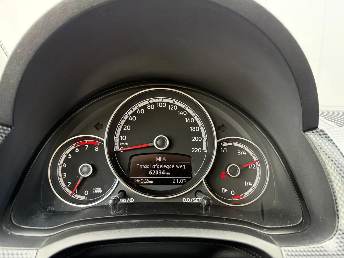 Up! 1.0 65pk 5drs. Cruise | Apps | Camera