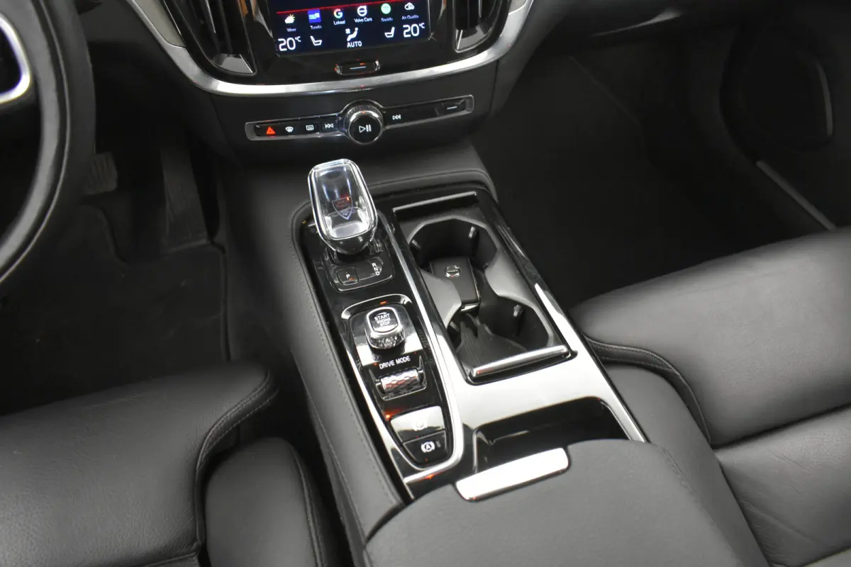 2.0 T6 Recharge AWD PHEV R-Design 342PK 360°Camera Vol Leder