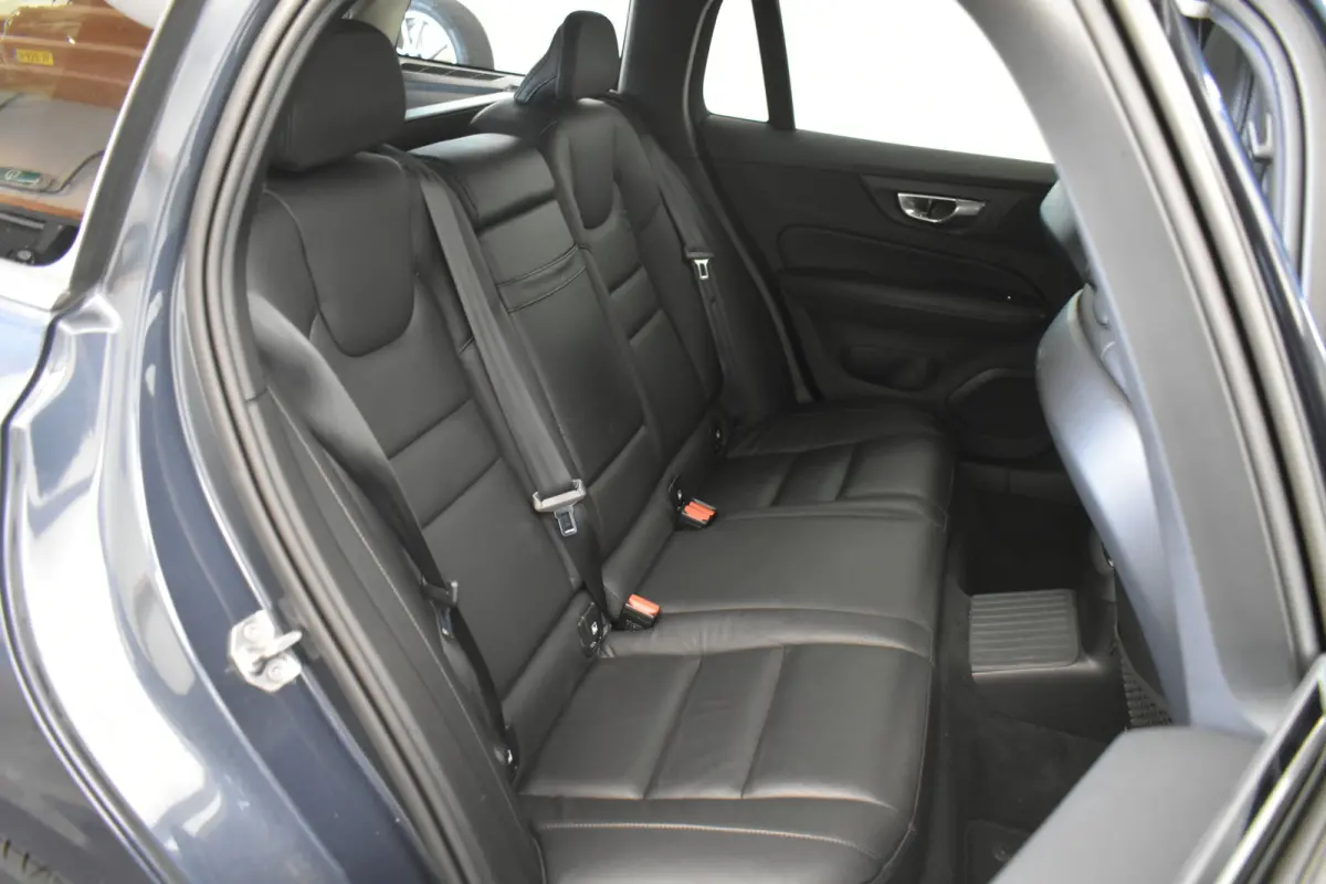 2.0 T6 Recharge AWD PHEV R-Design 342PK 360°Camera Vol Leder