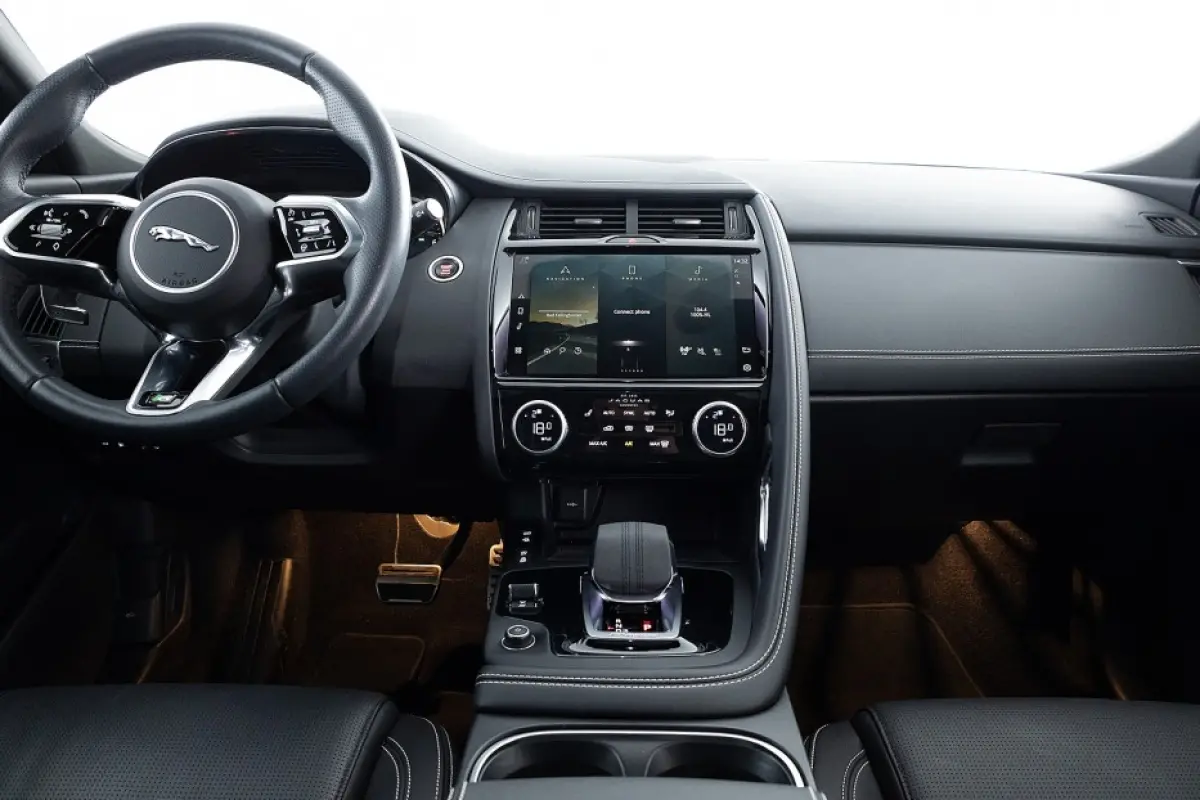 1.5 P300e AWD R-Dynamic S | PANORAMADAK | LEDER | EL. Stoelen