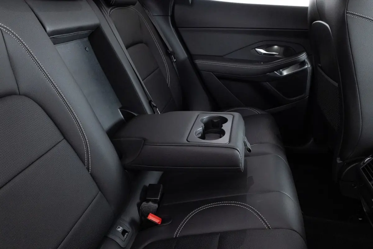 1.5 P300e AWD R-Dynamic S | PANORAMADAK | LEDER | EL. Stoelen