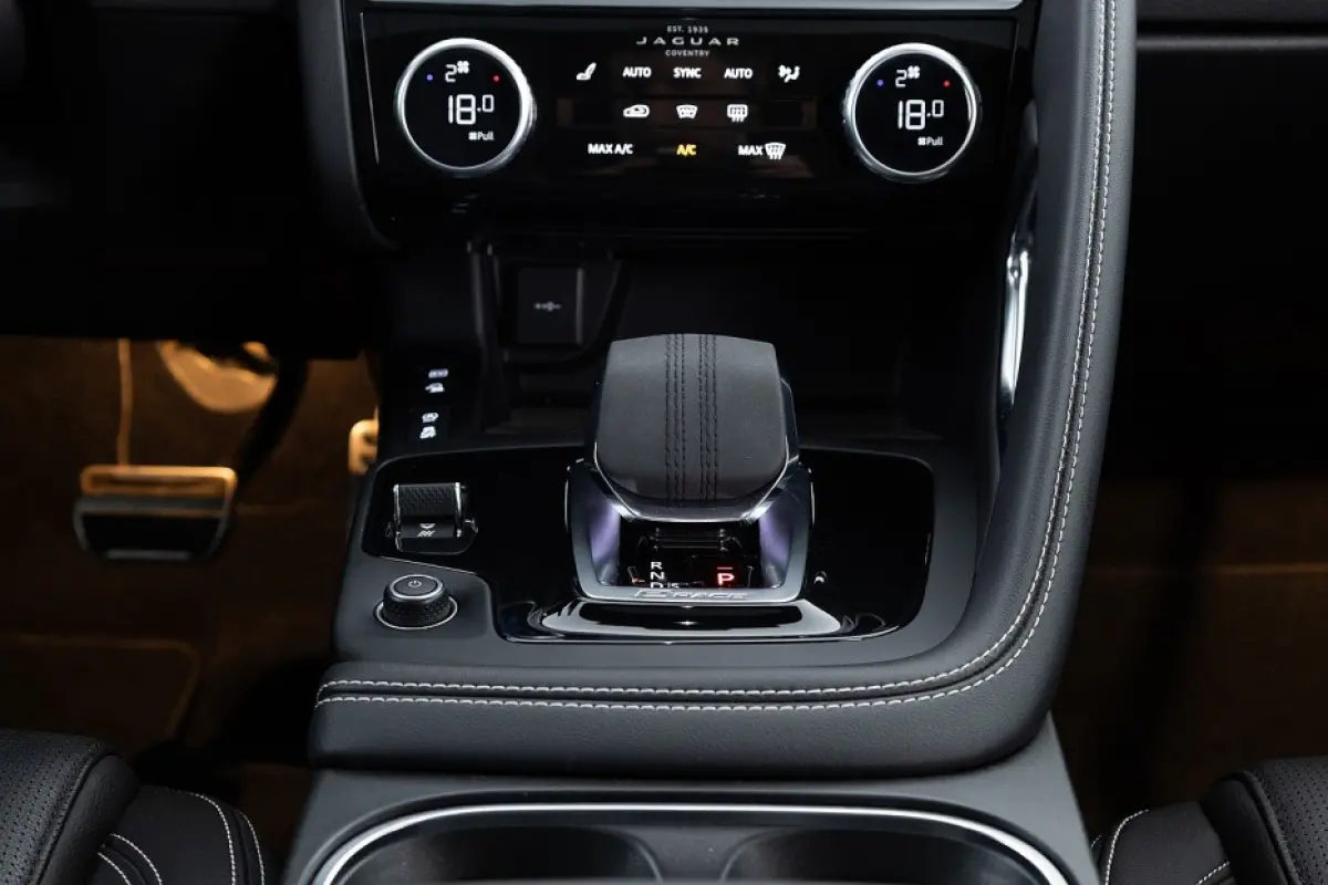 1.5 P300e AWD R-Dynamic S | PANORAMADAK | LEDER | EL. Stoelen