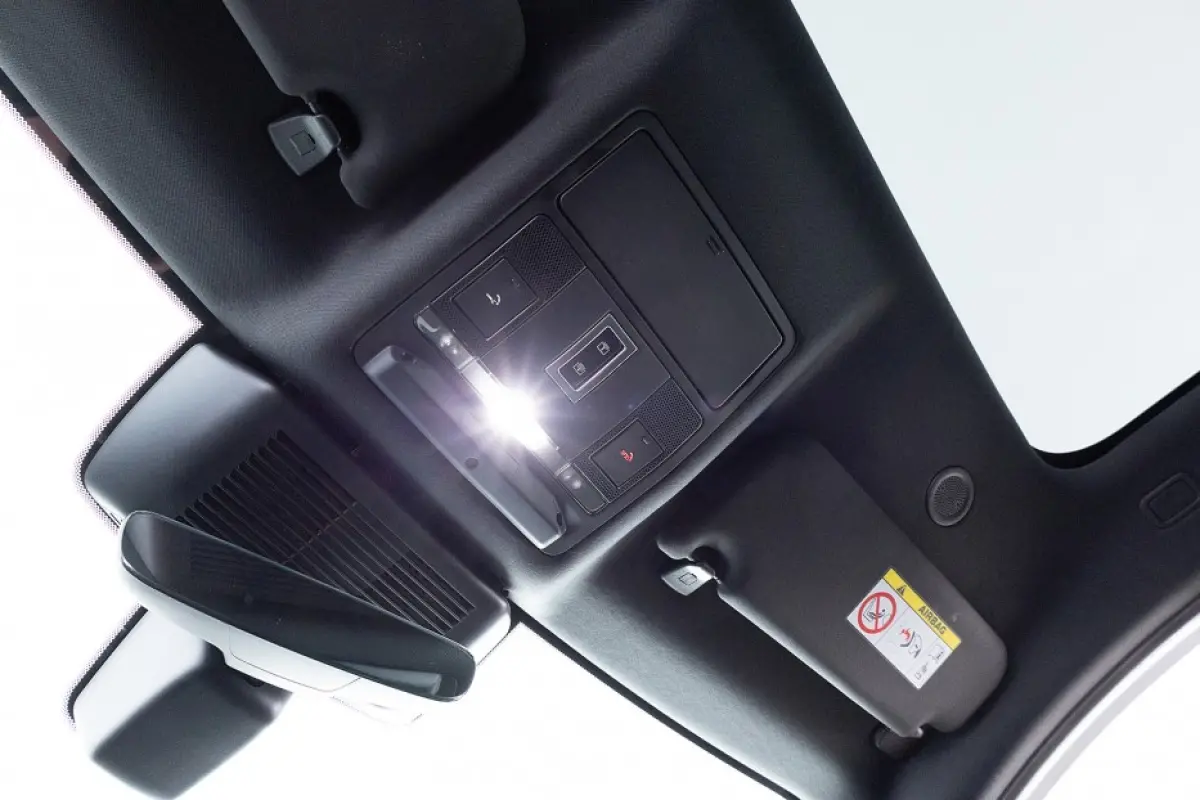1.5 P300e AWD R-Dynamic S | PANORAMADAK | LEDER | EL. Stoelen