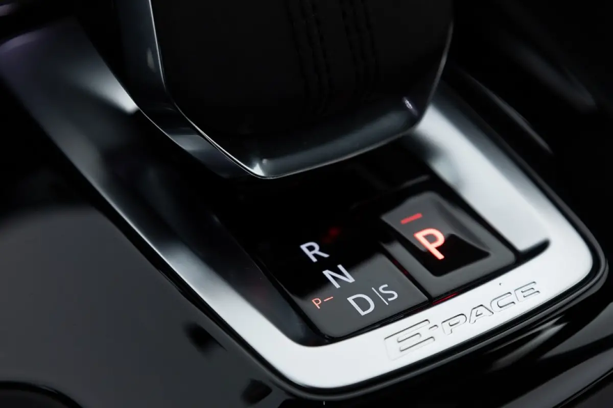 1.5 P300e AWD R-Dynamic S | PANORAMADAK | LEDER | EL. Stoelen
