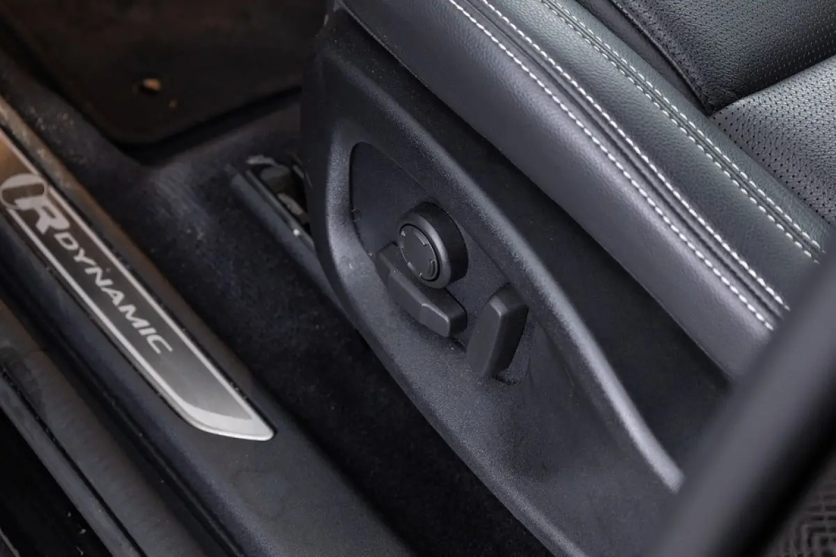 1.5 P300e AWD R-Dynamic S | PANORAMADAK | LEDER | EL. Stoelen