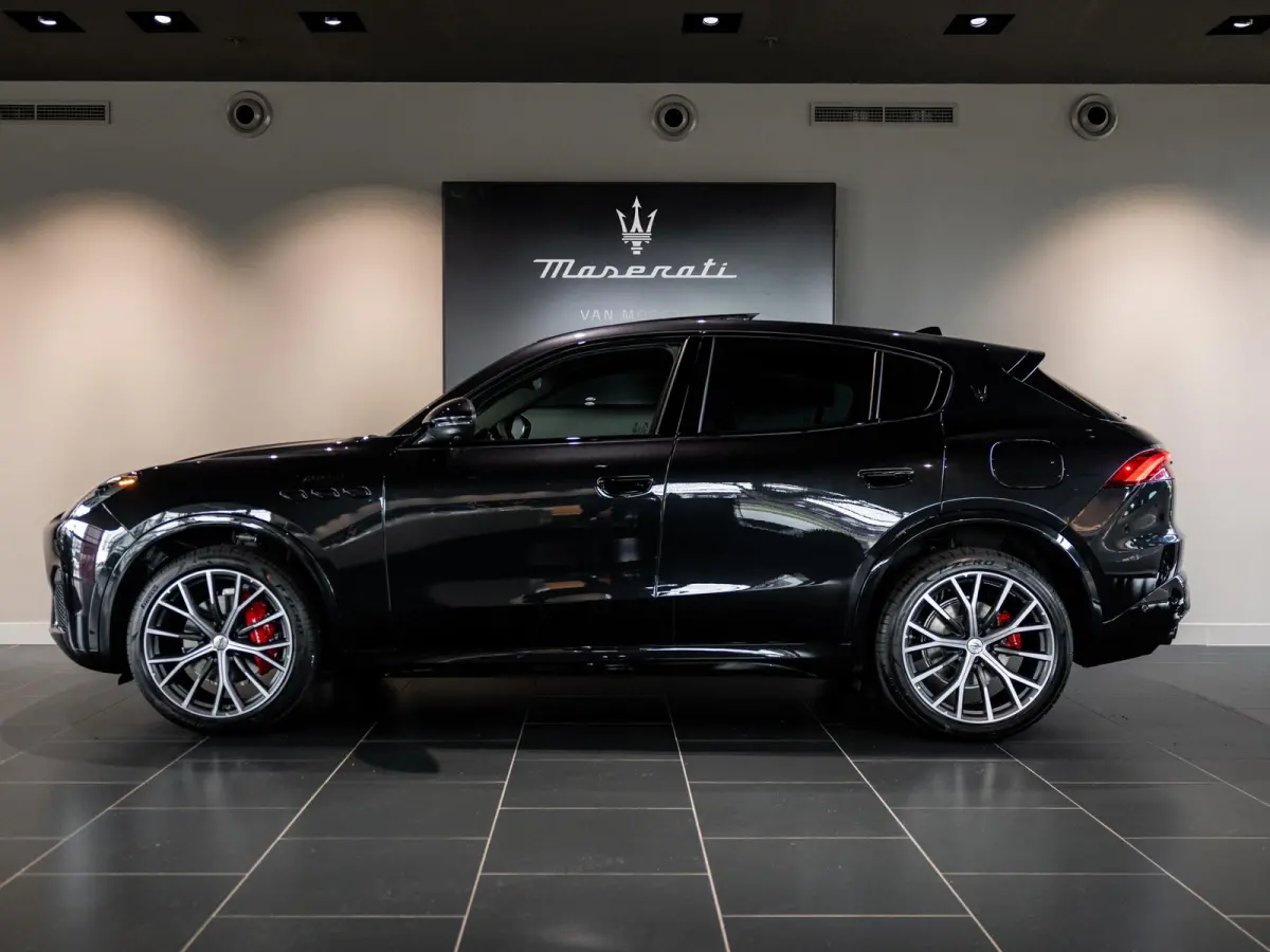 2.0 MHEV Modena 330pk | Travel Package | Climate Package | Tech Package | 21" velgen | Panoramadak | Geluidswerend glas