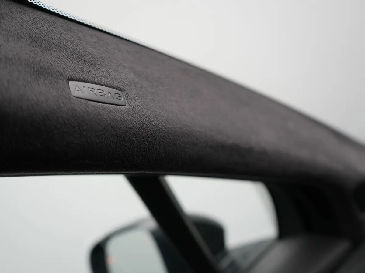 EV400 R-Dynamic 90kWh HSE FACELIFT MODEL INCL BTW | Luchtvering | Panodak | Adaptive Cruise | Lederen Schaalstoelen Memory & Ventilatie | Alcantara Hemel |  22"L.M | Head Up | Meridian Sound