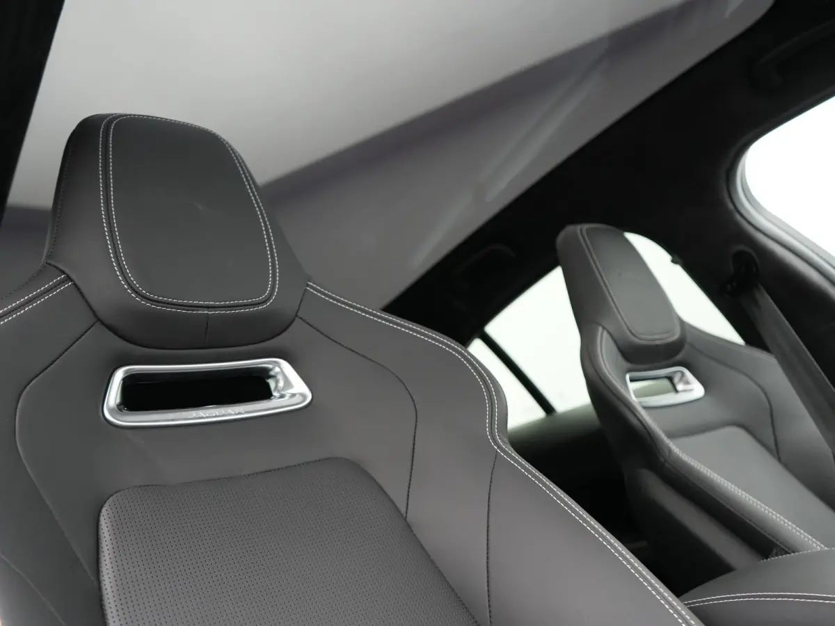 EV400 R-Dynamic 90kWh HSE FACELIFT MODEL INCL BTW | Luchtvering | Panodak | Adaptive Cruise | Lederen Schaalstoelen Memory & Ventilatie | Alcantara Hemel |  22"L.M | Head Up | Meridian Sound