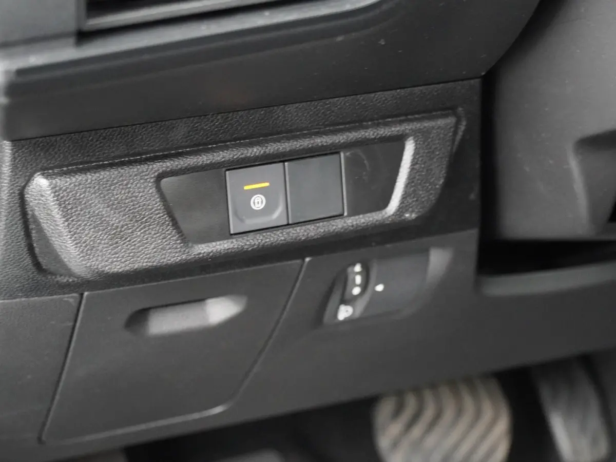 hybrid 155 limited edition 7-zits | 360 camera | Navigatie | Climate Control |