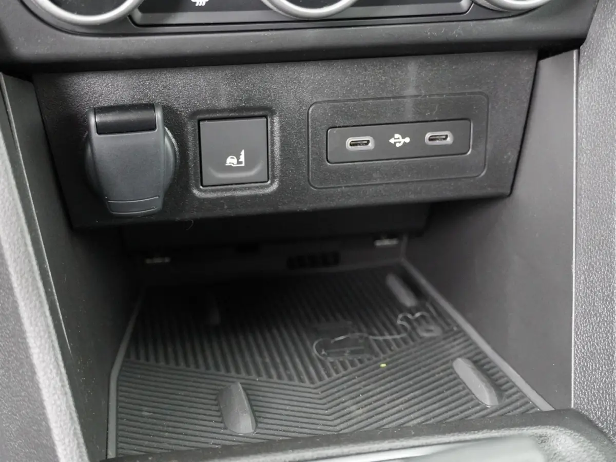 hybrid 155 limited edition 7-zits | 360 camera | Navigatie | Climate Control |