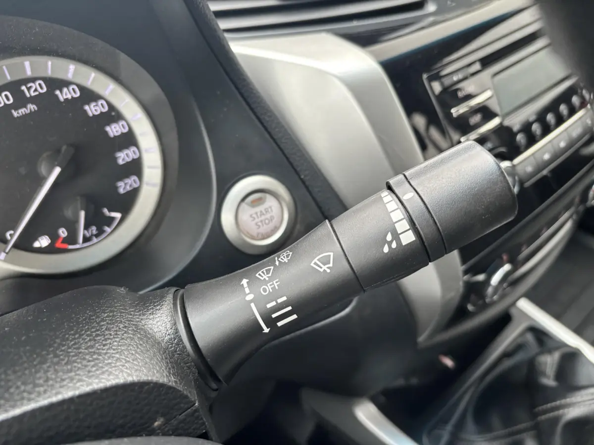 2.3 dCi Acenta DoubleCab Veth*5PERS*A/C*CRUISE*4WD