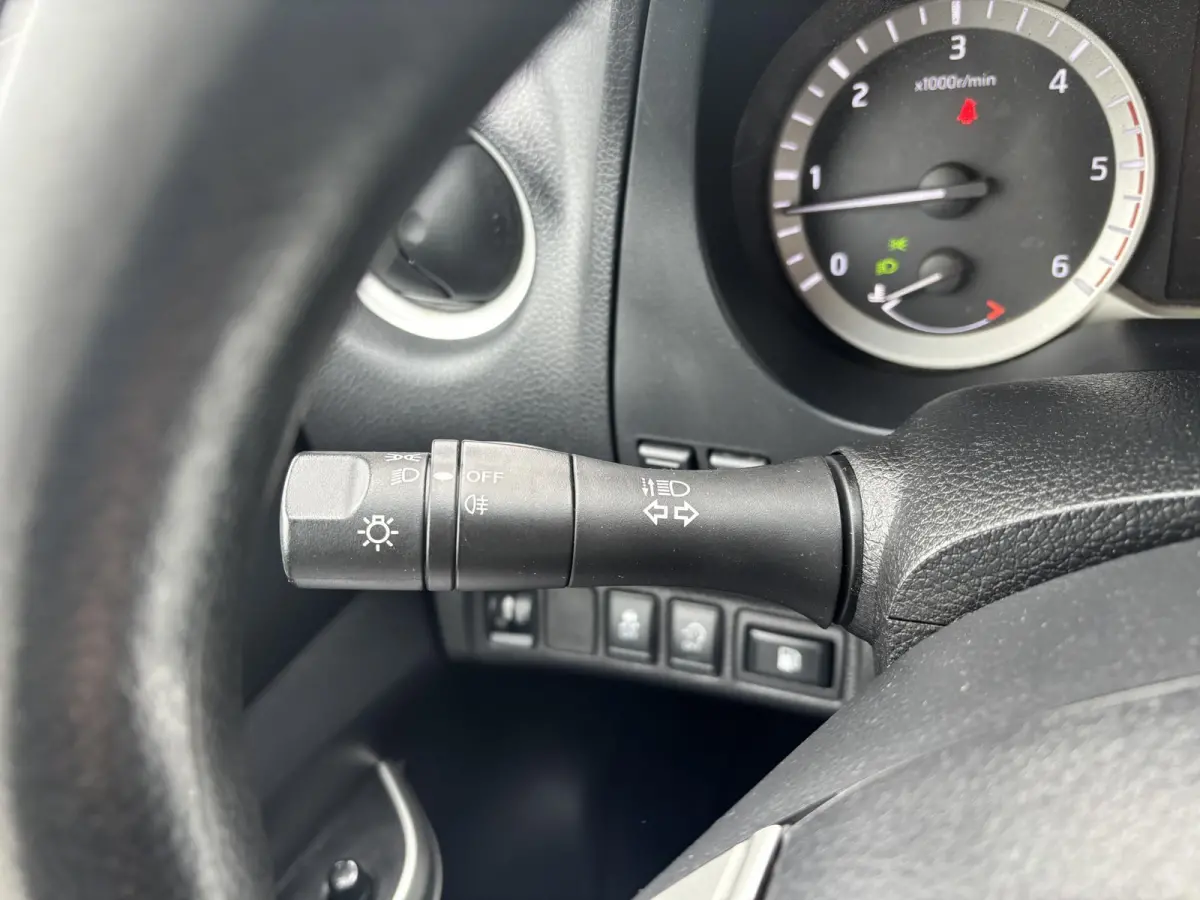 2.3 dCi Acenta DoubleCab Veth*5PERS*A/C*CRUISE*4WD