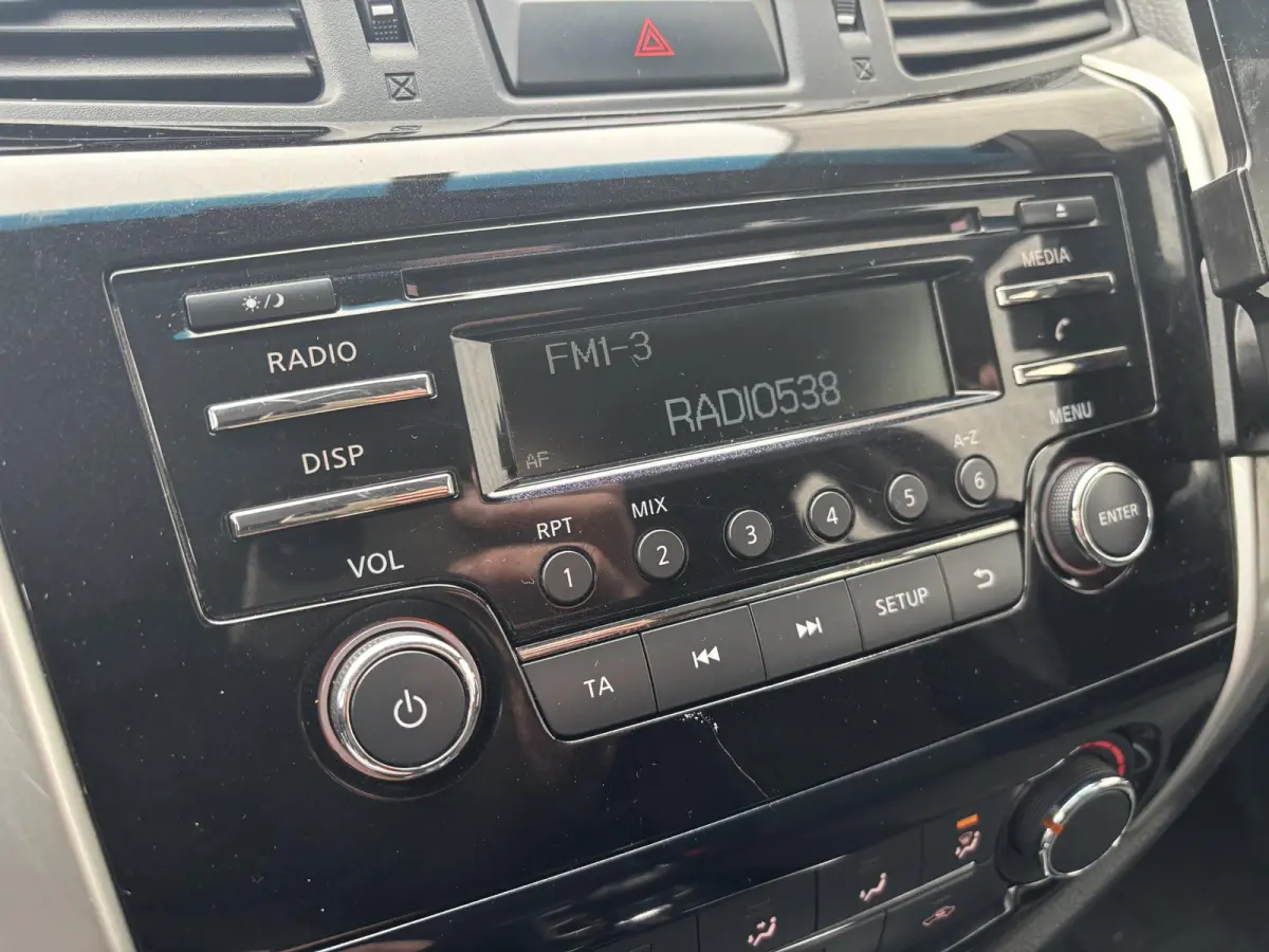2.3 dCi Acenta DoubleCab Veth*5PERS*A/C*CRUISE*4WD