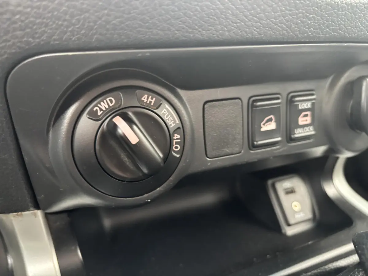 2.3 dCi Acenta DoubleCab Veth*5PERS*A/C*CRUISE*4WD