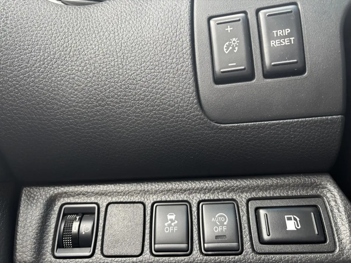 2.3 dCi Acenta DoubleCab Veth*5PERS*A/C*CRUISE*4WD