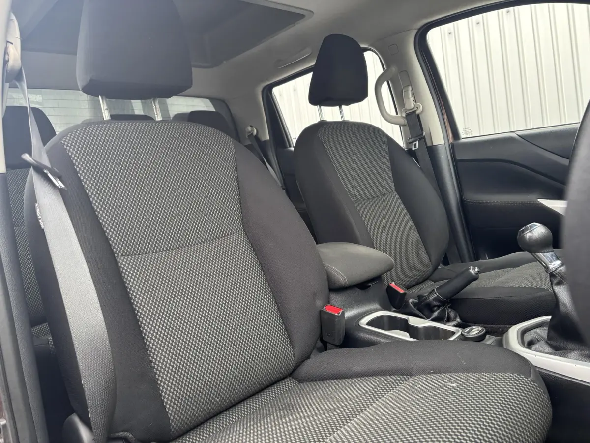 2.3 dCi Acenta DoubleCab Veth*5PERS*A/C*CRUISE*4WD