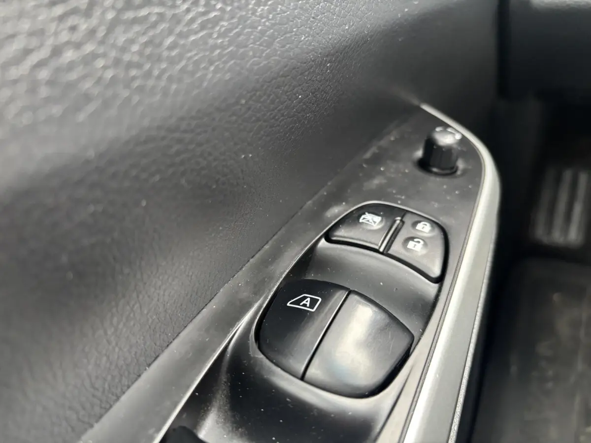 2.3 dCi Acenta DoubleCab Veth*5PERS*A/C*CRUISE*4WD