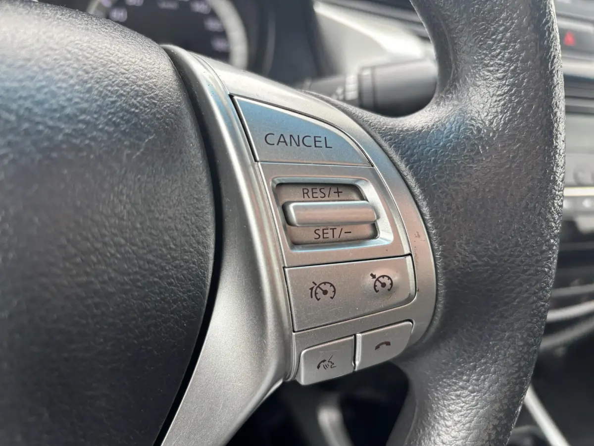2.3 dCi Acenta DoubleCab Veth*5PERS*A/C*CRUISE*4WD