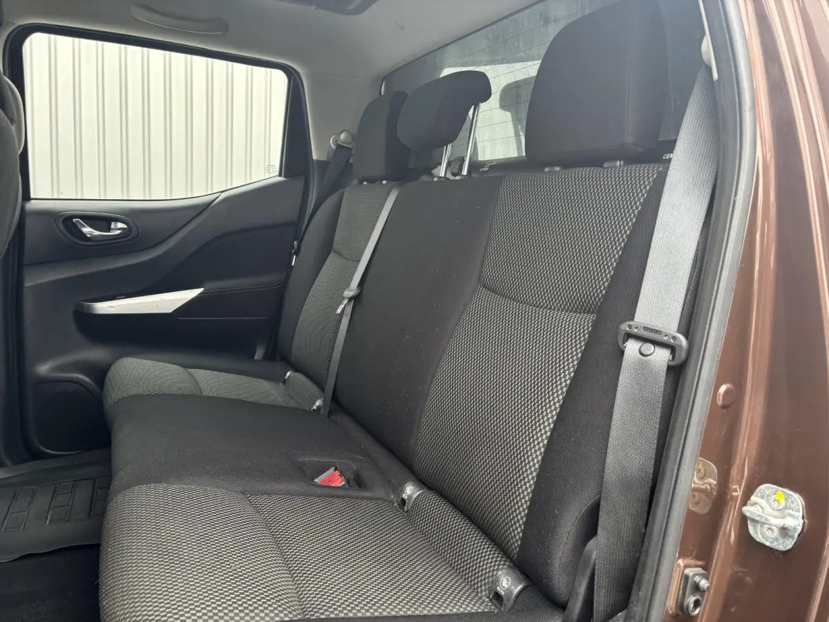 2.3 dCi Acenta DoubleCab Veth*5PERS*A/C*CRUISE*4WD