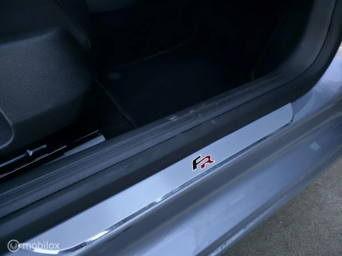 1.4 TSI FR DSG / Navi / Carplay / Trekh. / LED