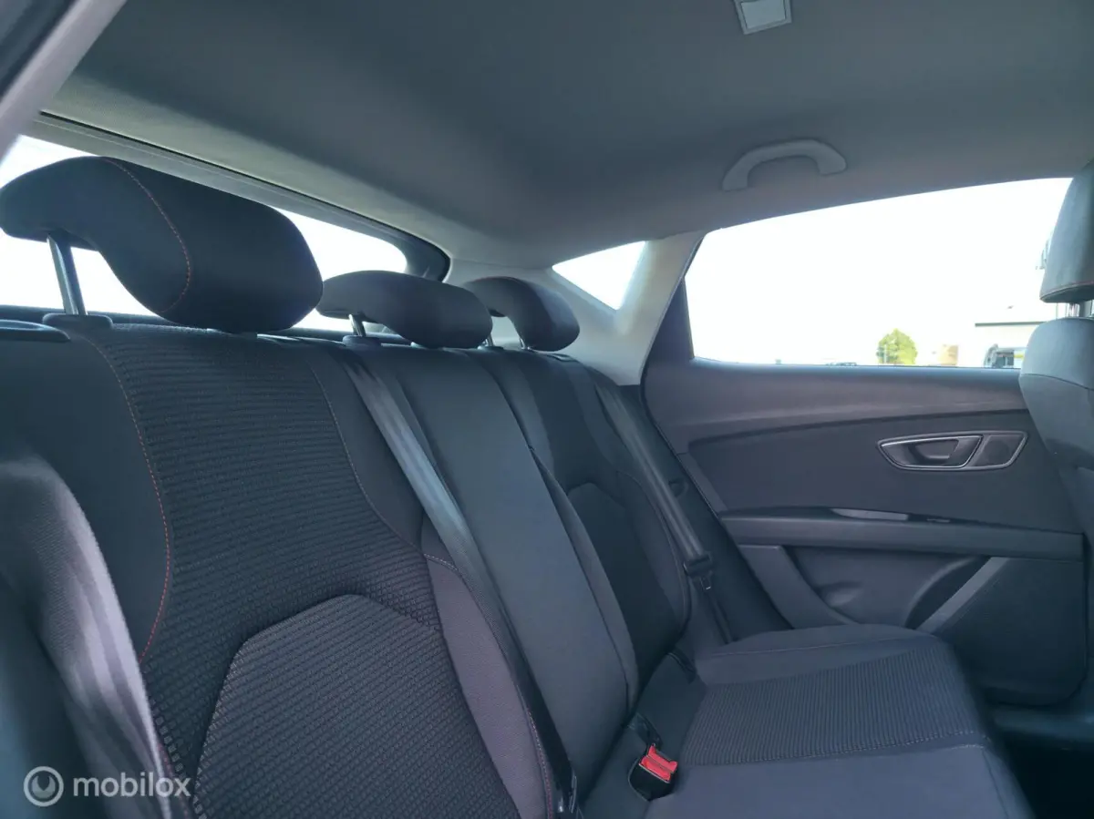 1.4 TSI FR DSG / Navi / Carplay / Trekh. / LED