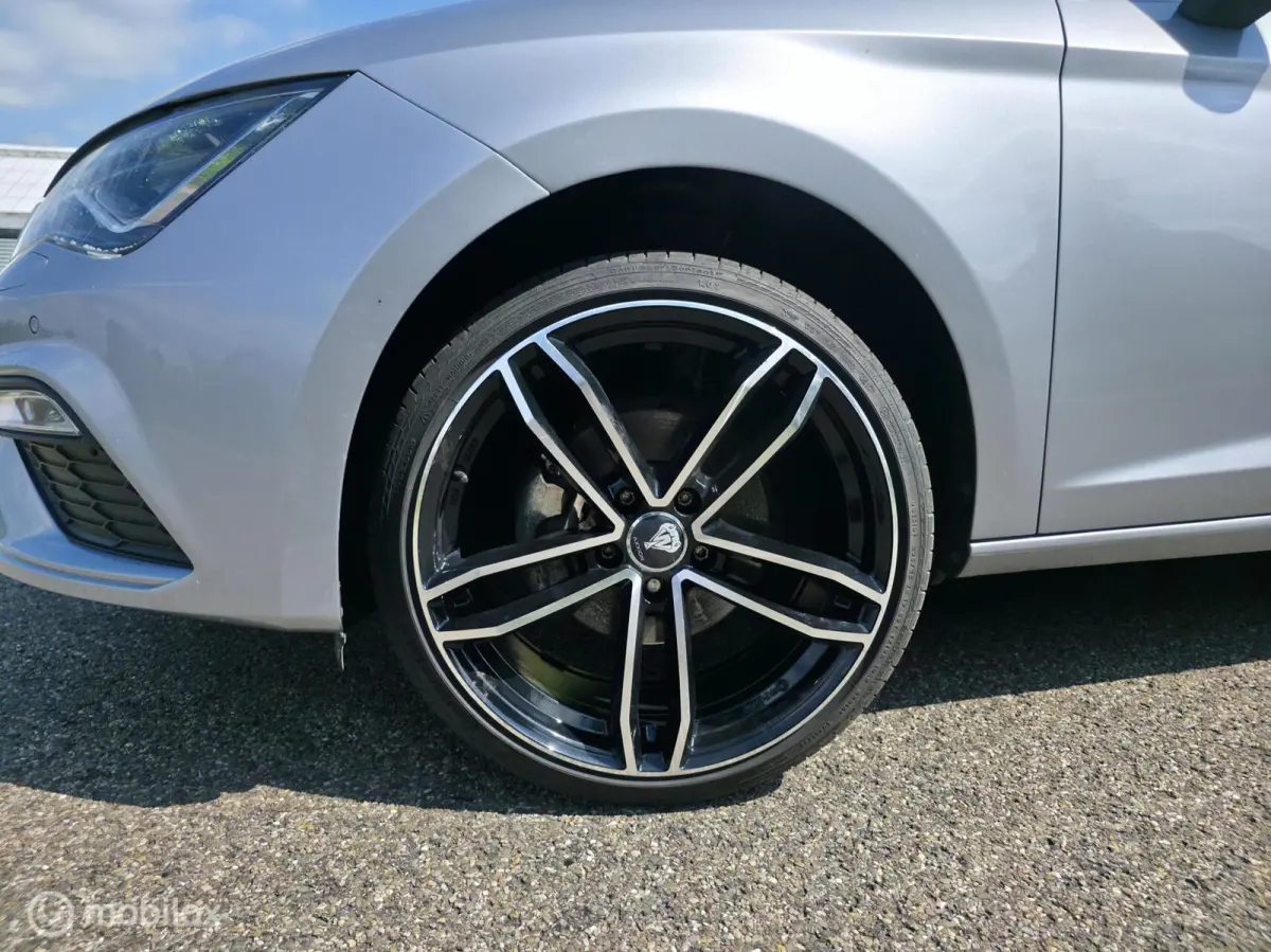 1.4 TSI FR DSG / Navi / Carplay / Trekh. / LED
