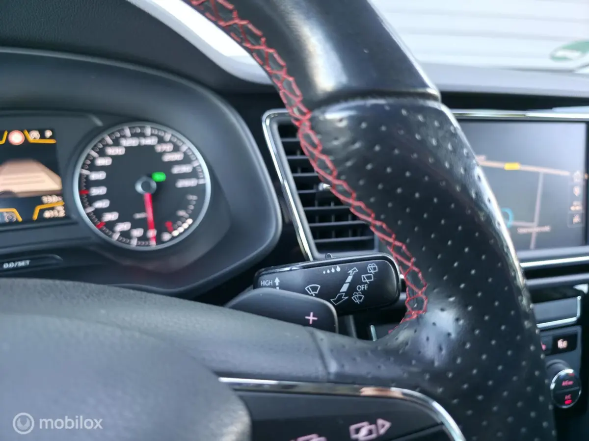 1.4 TSI FR DSG / Navi / Carplay / Trekh. / LED