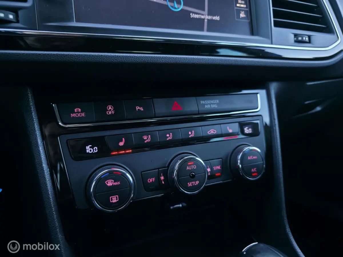 1.4 TSI FR DSG / Navi / Carplay / Trekh. / LED