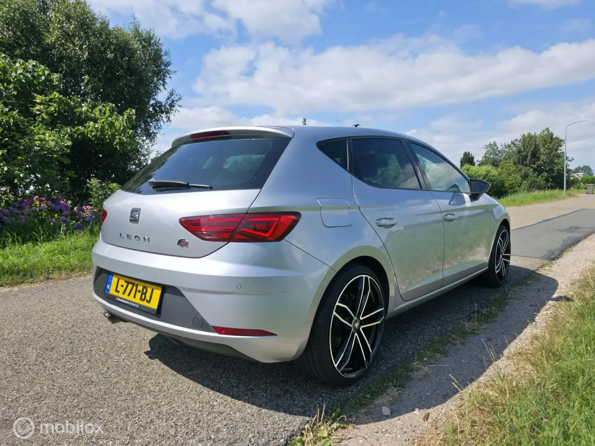 1.4 TSI FR DSG / Navi / Carplay / Trekh. / LED
