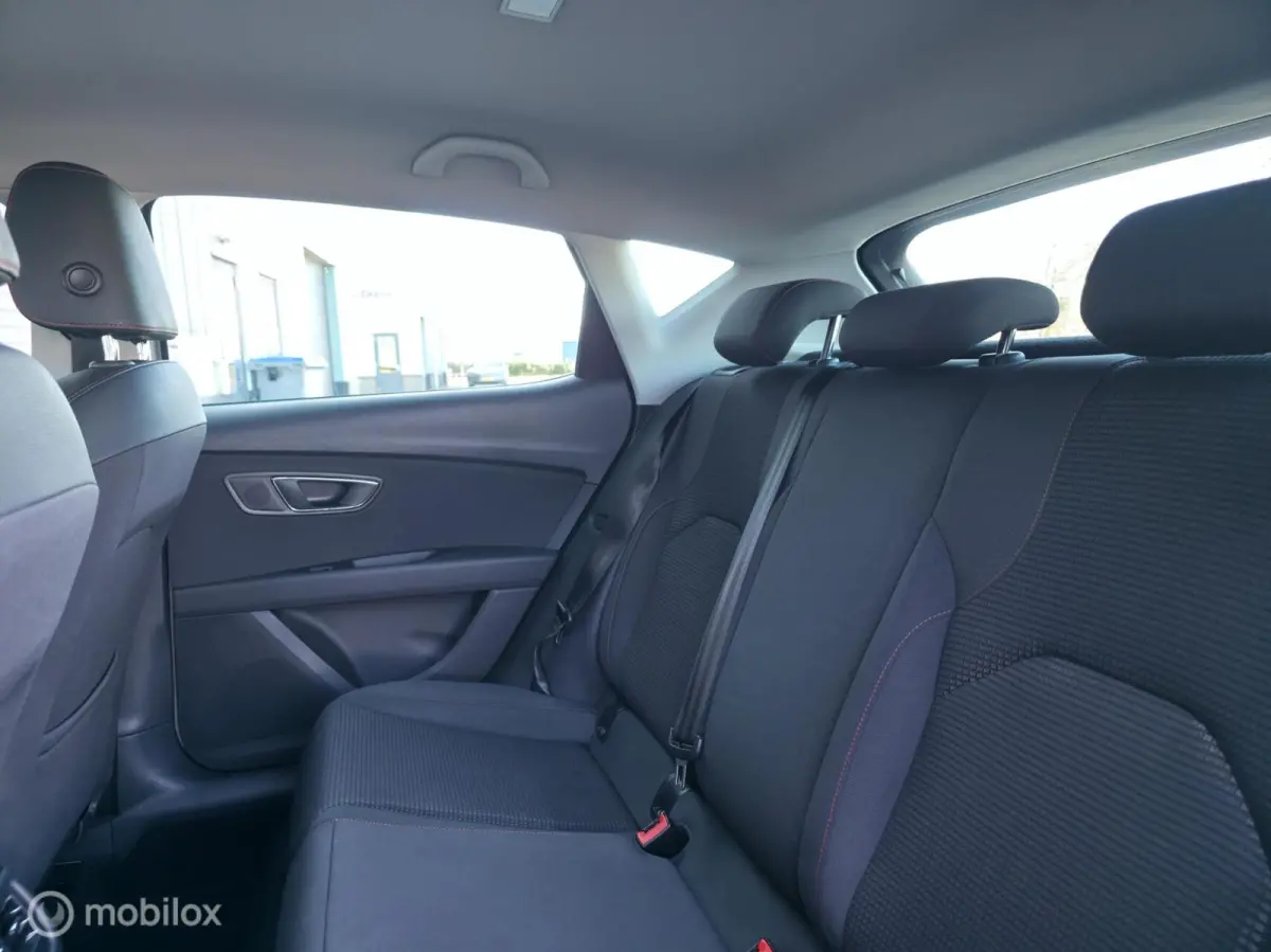1.4 TSI FR DSG / Navi / Carplay / Trekh. / LED