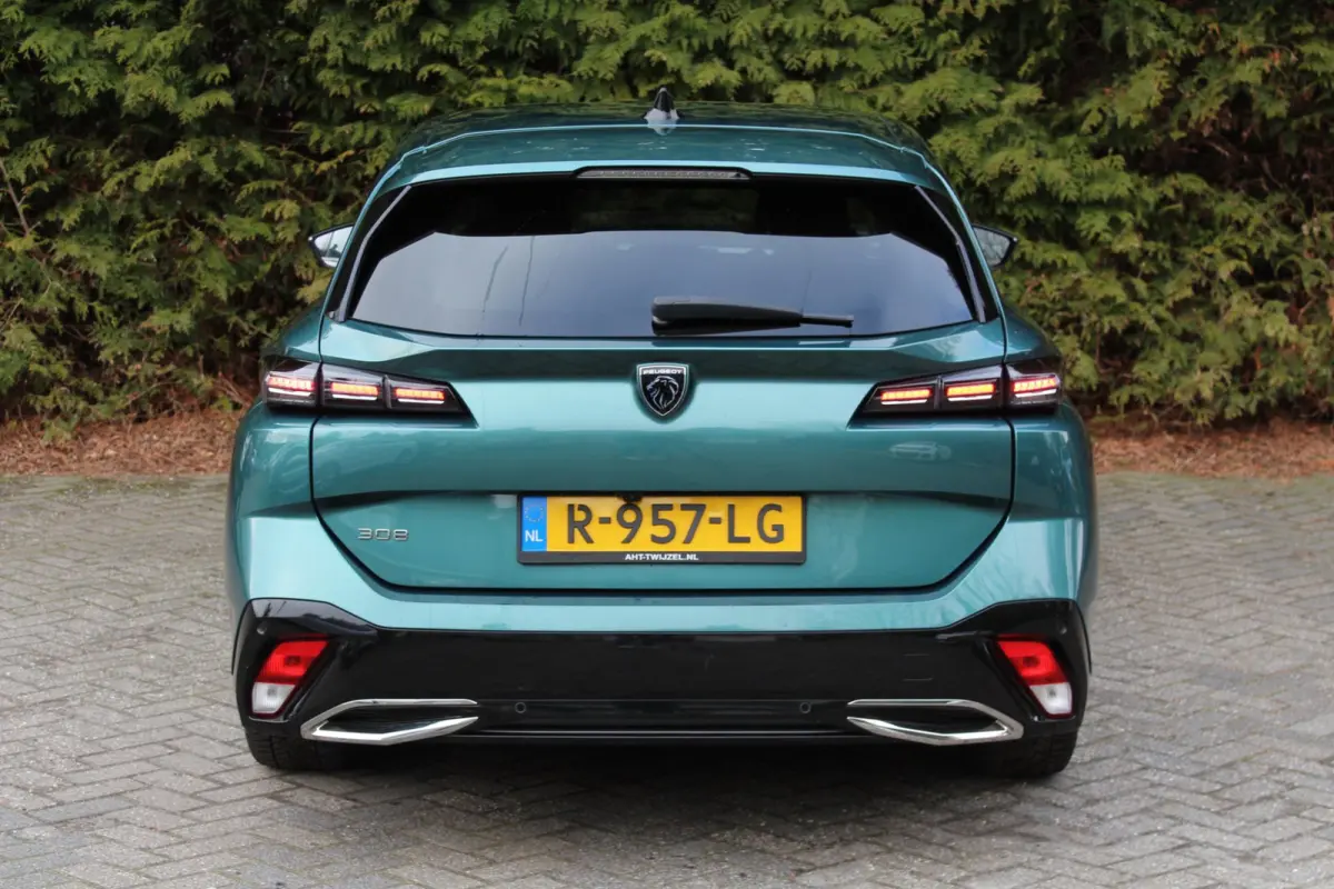 1.2 PureTech Allure Pack Business 130PK | Parkeercamera | Apple/Android Carplay | Navigatie