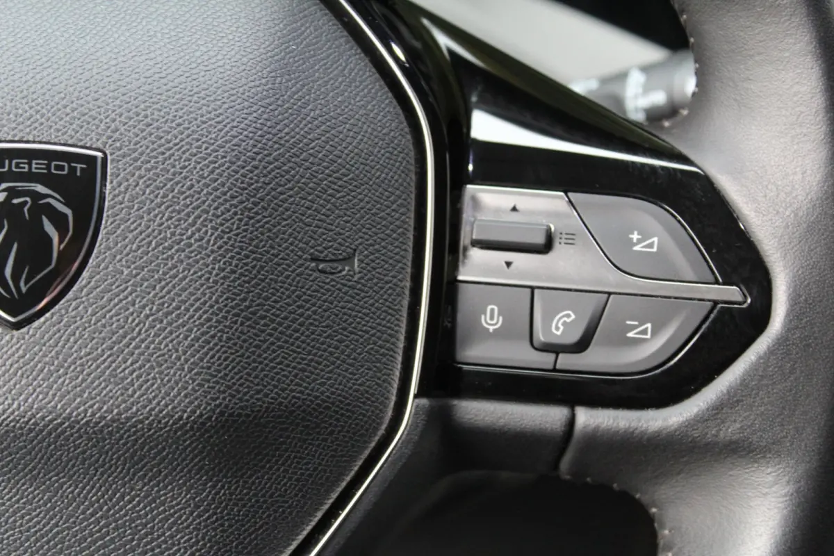 1.2 PureTech Allure Pack Business 130PK | Parkeercamera | Apple/Android Carplay | Navigatie