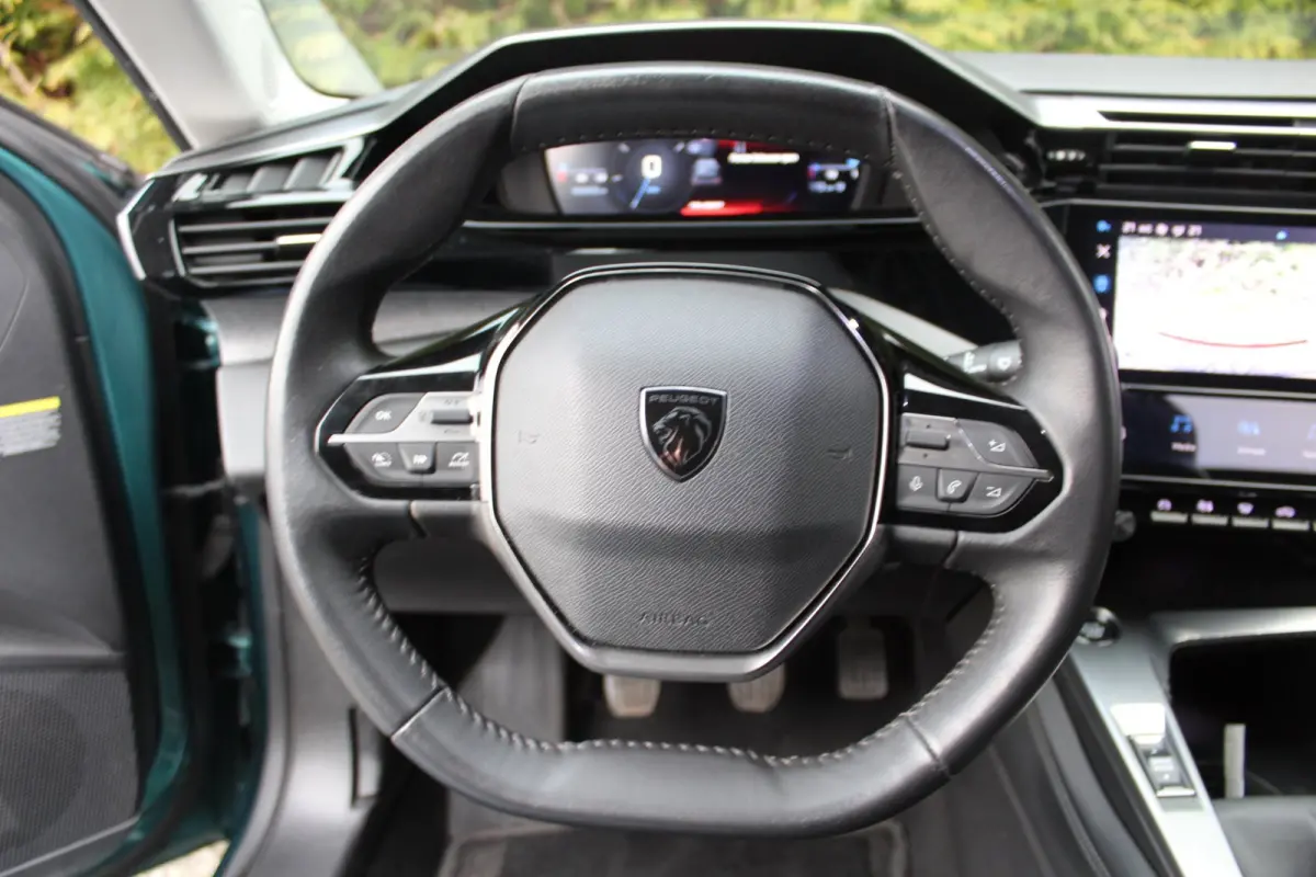 1.2 PureTech Allure Pack Business 130PK | Parkeercamera | Apple/Android Carplay | Navigatie