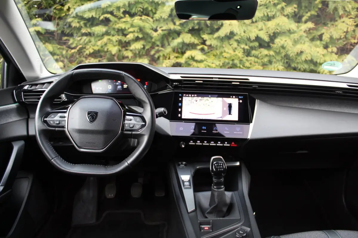 1.2 PureTech Allure Pack Business 130PK | Parkeercamera | Apple/Android Carplay | Navigatie