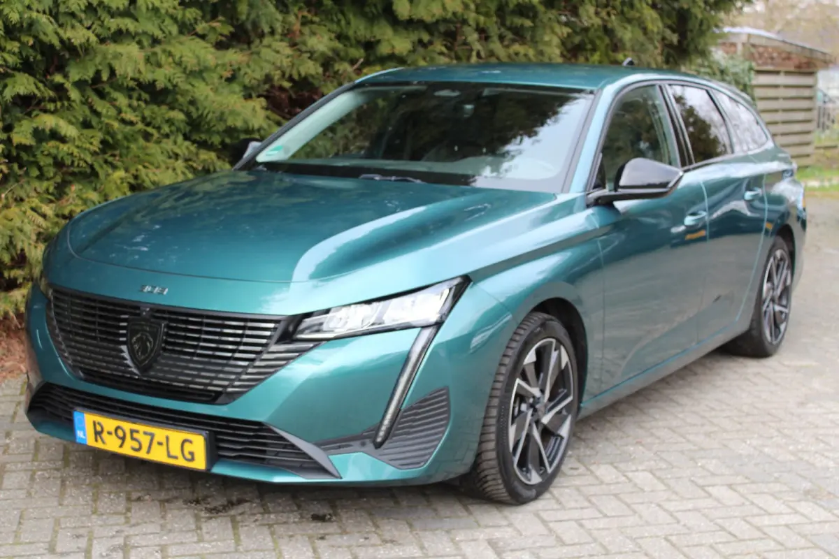 1.2 PureTech Allure Pack Business 130PK | Parkeercamera | Apple/Android Carplay | Navigatie