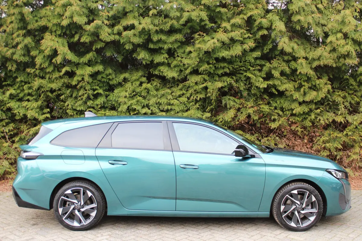 1.2 PureTech Allure Pack Business 130PK | Parkeercamera | Apple/Android Carplay | Navigatie