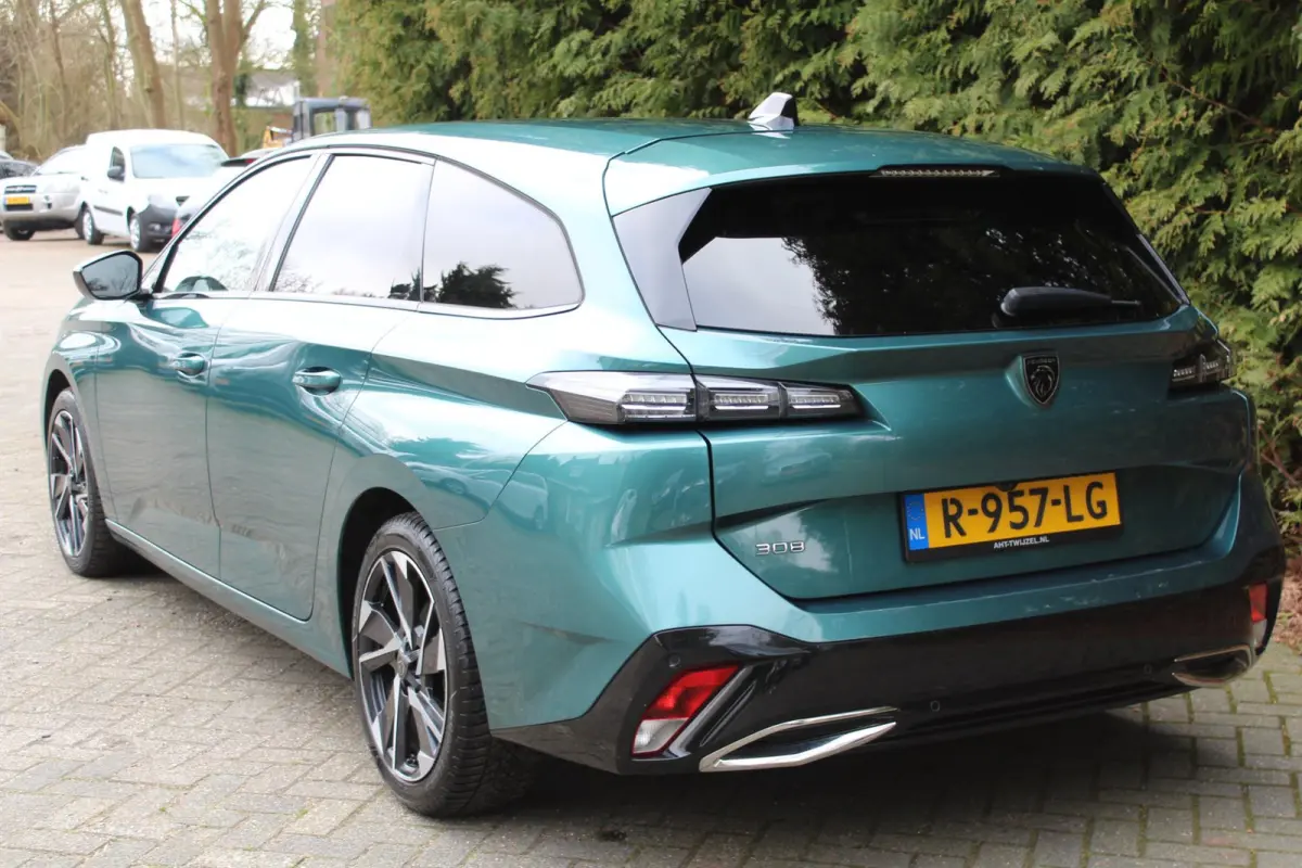1.2 PureTech Allure Pack Business 130PK | Parkeercamera | Apple/Android Carplay | Navigatie