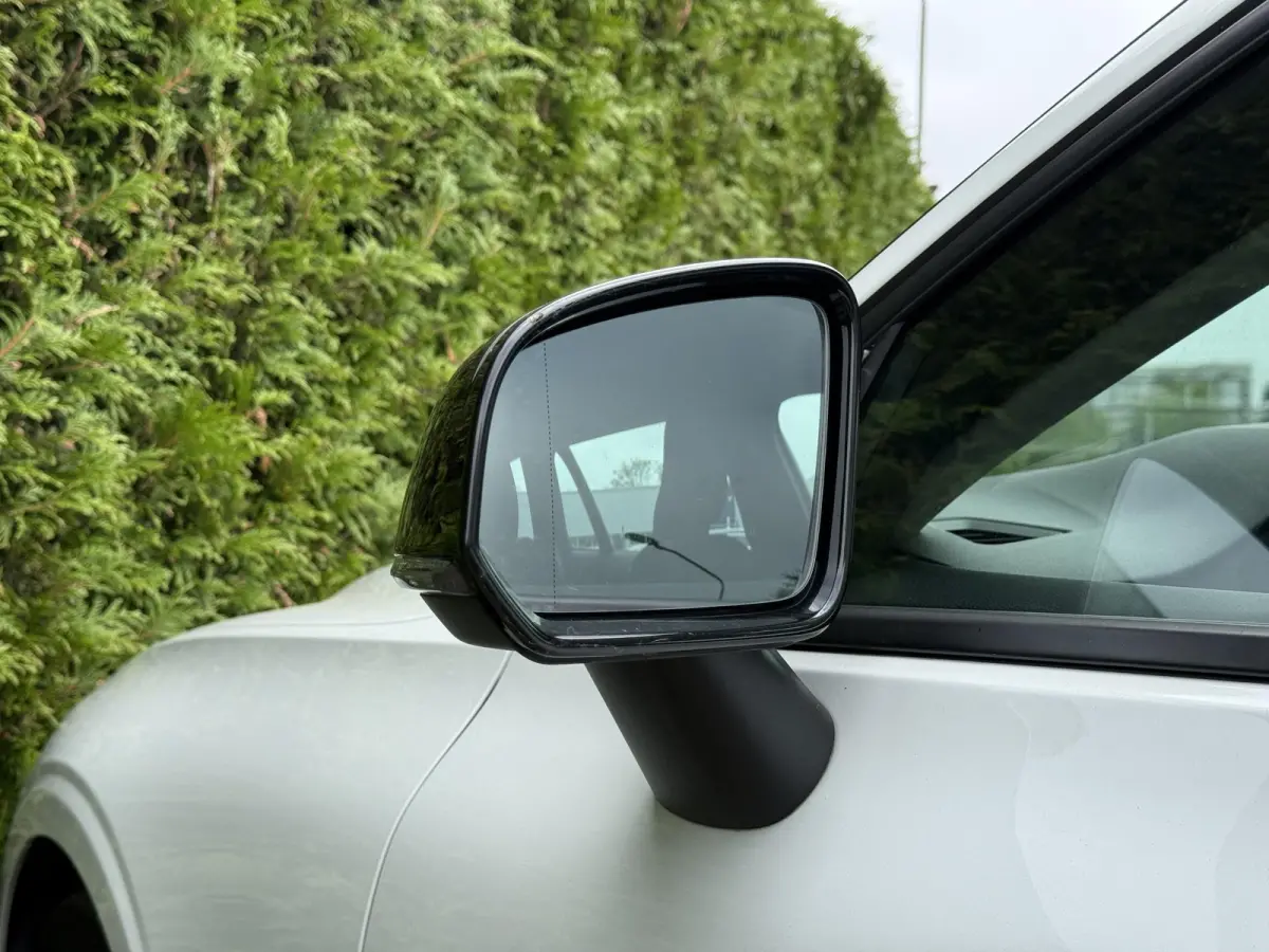 B3 Momentum Advantage | Blis | Parkeer sensoren | Elektrische stoelen | AppleCarplay | Bluetooth |