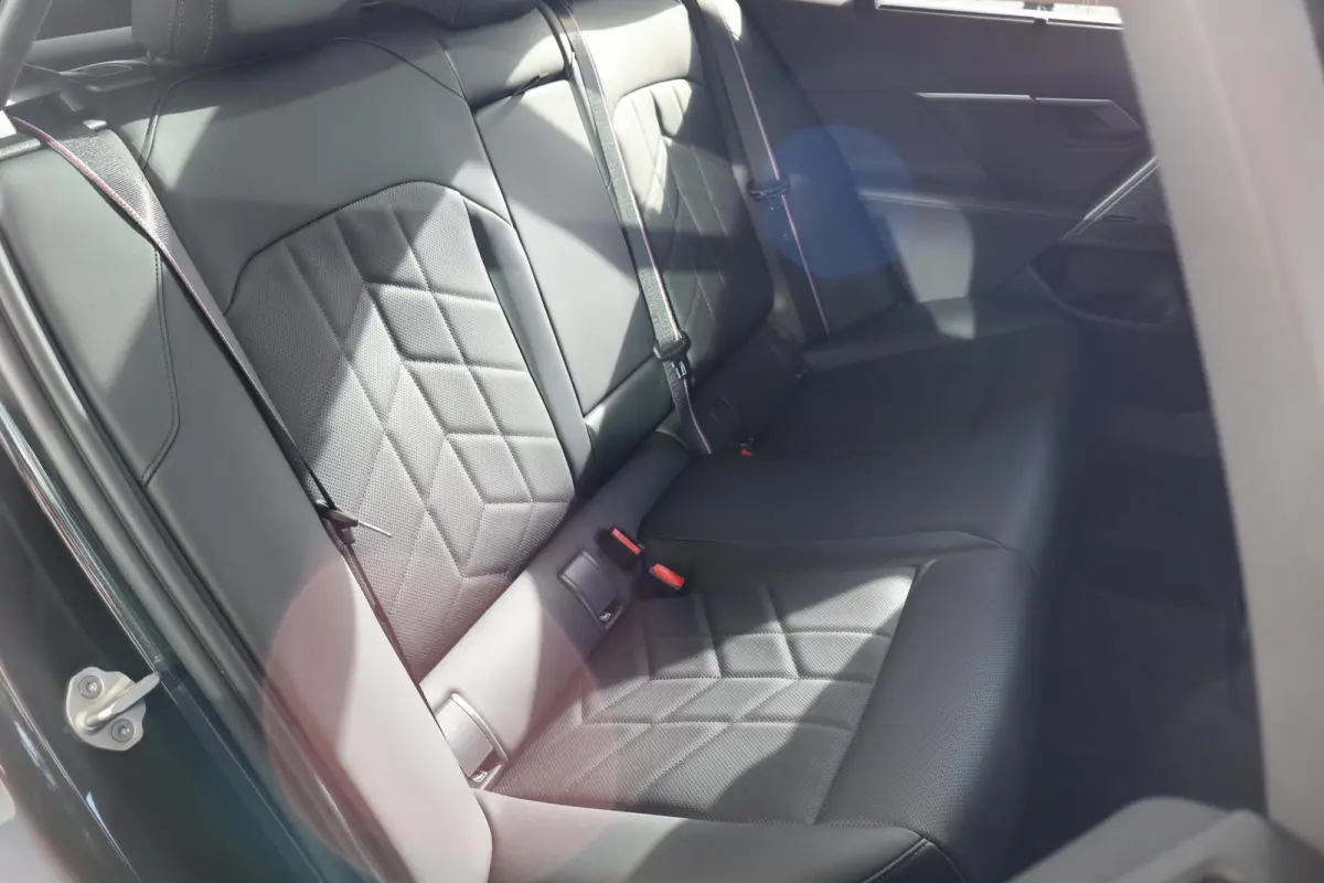 530e | SOH 100% | M Sportpakket Pro | Panorama Dak | Stoel -en Stuurverwarming | Bowers & Wilkins Sound System