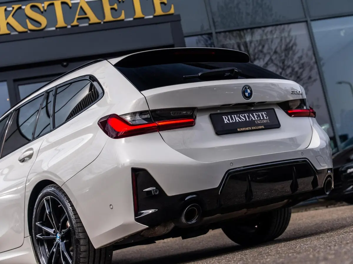 320e|PANO|CARPLAY|CAMERA|KEYLESS|LASER