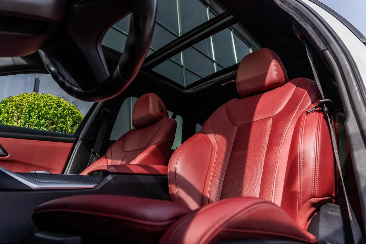 320e|PANO|CARPLAY|CAMERA|KEYLESS|LASER