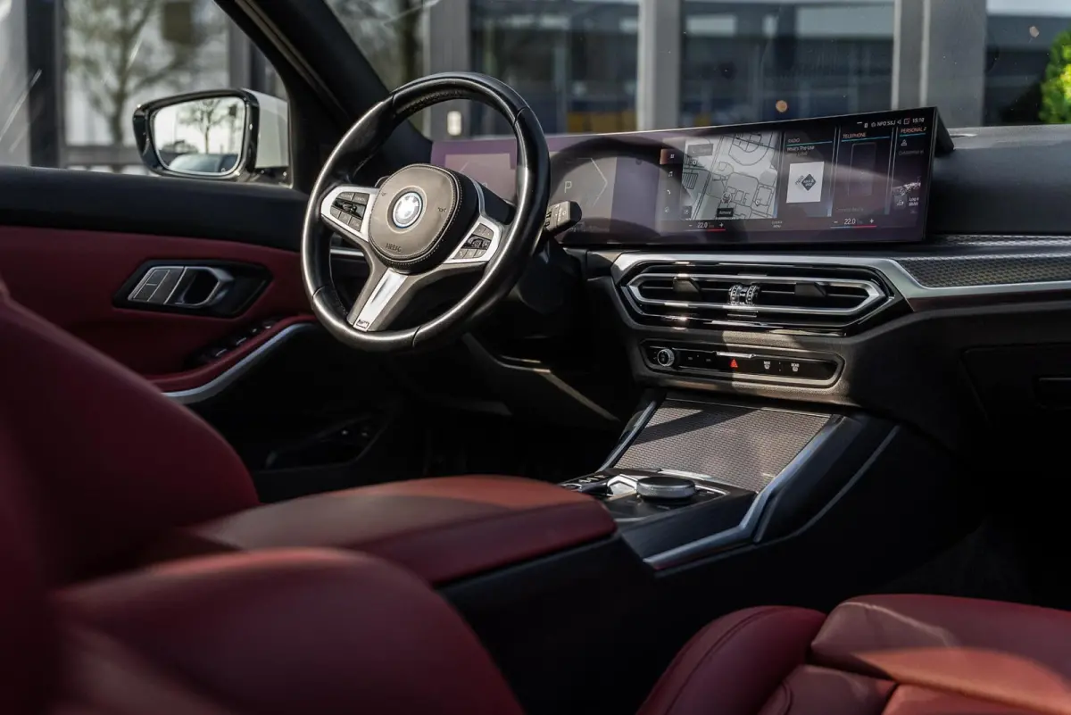 320e|PANO|CARPLAY|CAMERA|KEYLESS|LASER