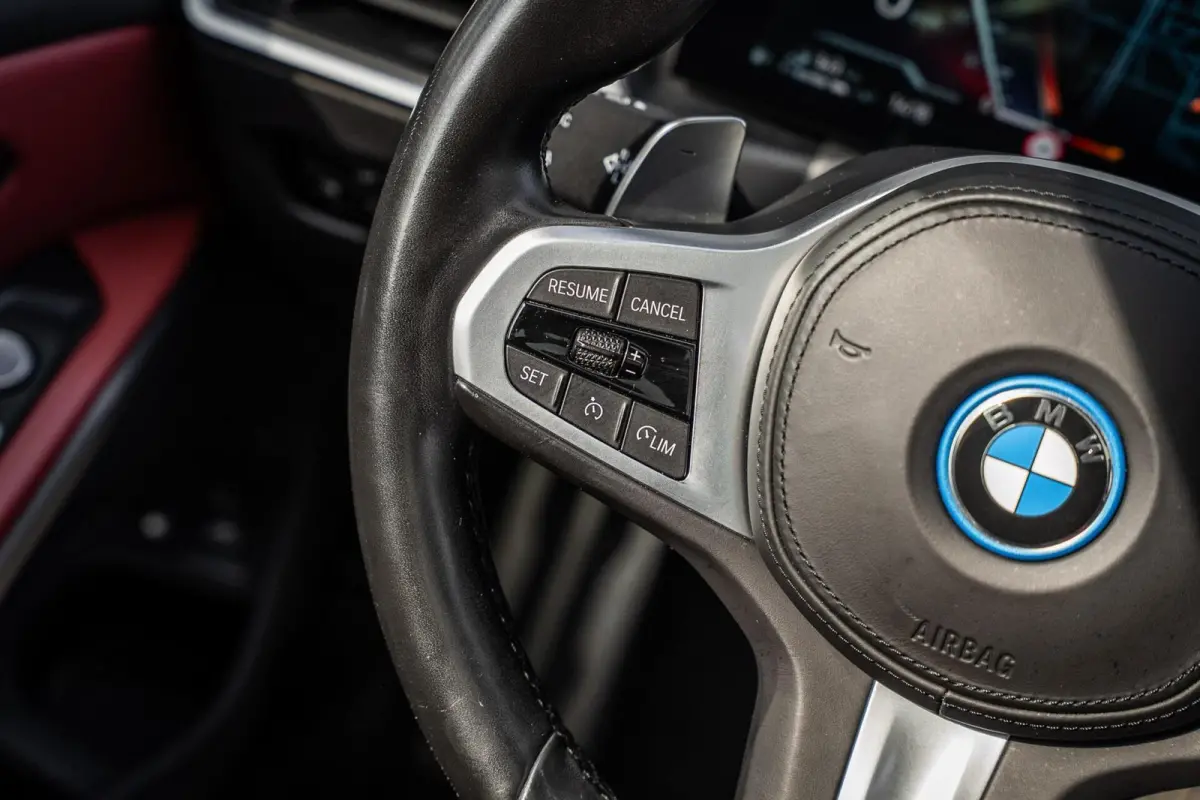 320e|PANO|CARPLAY|CAMERA|KEYLESS|LASER