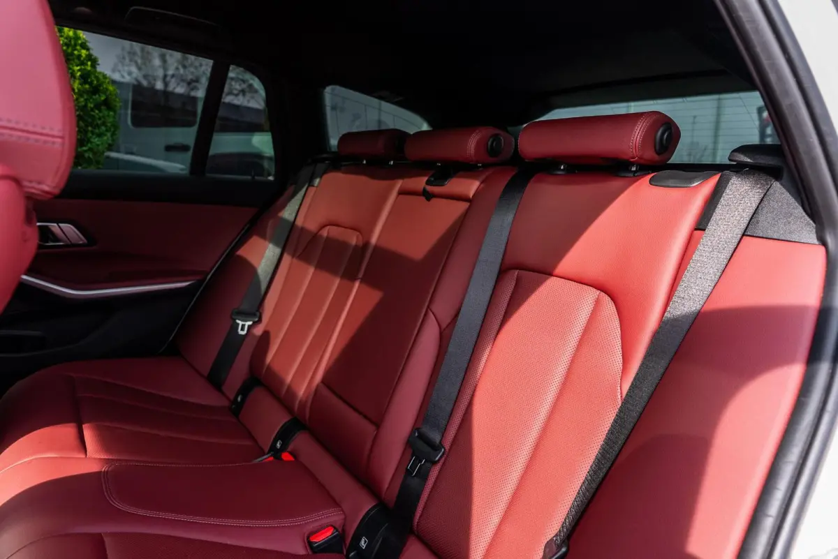 320e|PANO|CARPLAY|CAMERA|KEYLESS|LASER