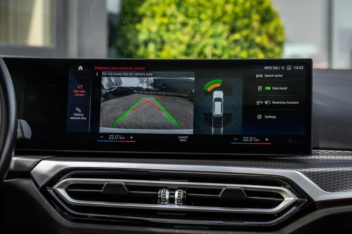 320e|PANO|CARPLAY|CAMERA|KEYLESS|LASER